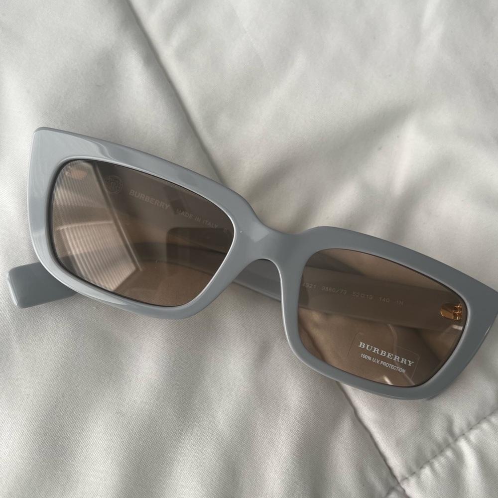Burberry light grey brand new sunglasses, Women